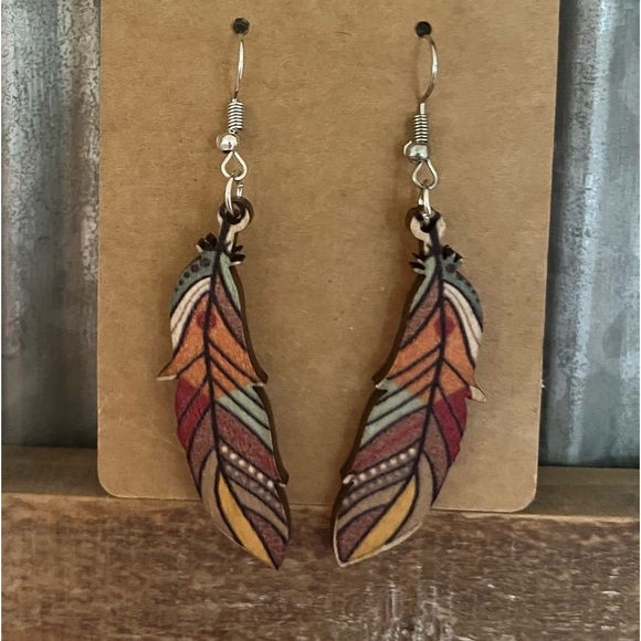 4/$20 Wooden Feather earrings Western, Boho , Tribal - Picture 1 of 3